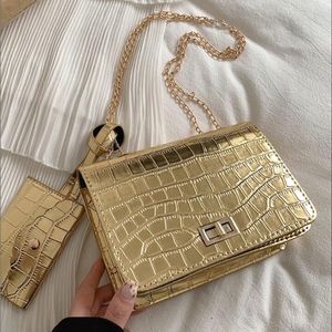 Metallic Crocodile Embossed Twist Lock Chain Square Bag W ith Coin Purse